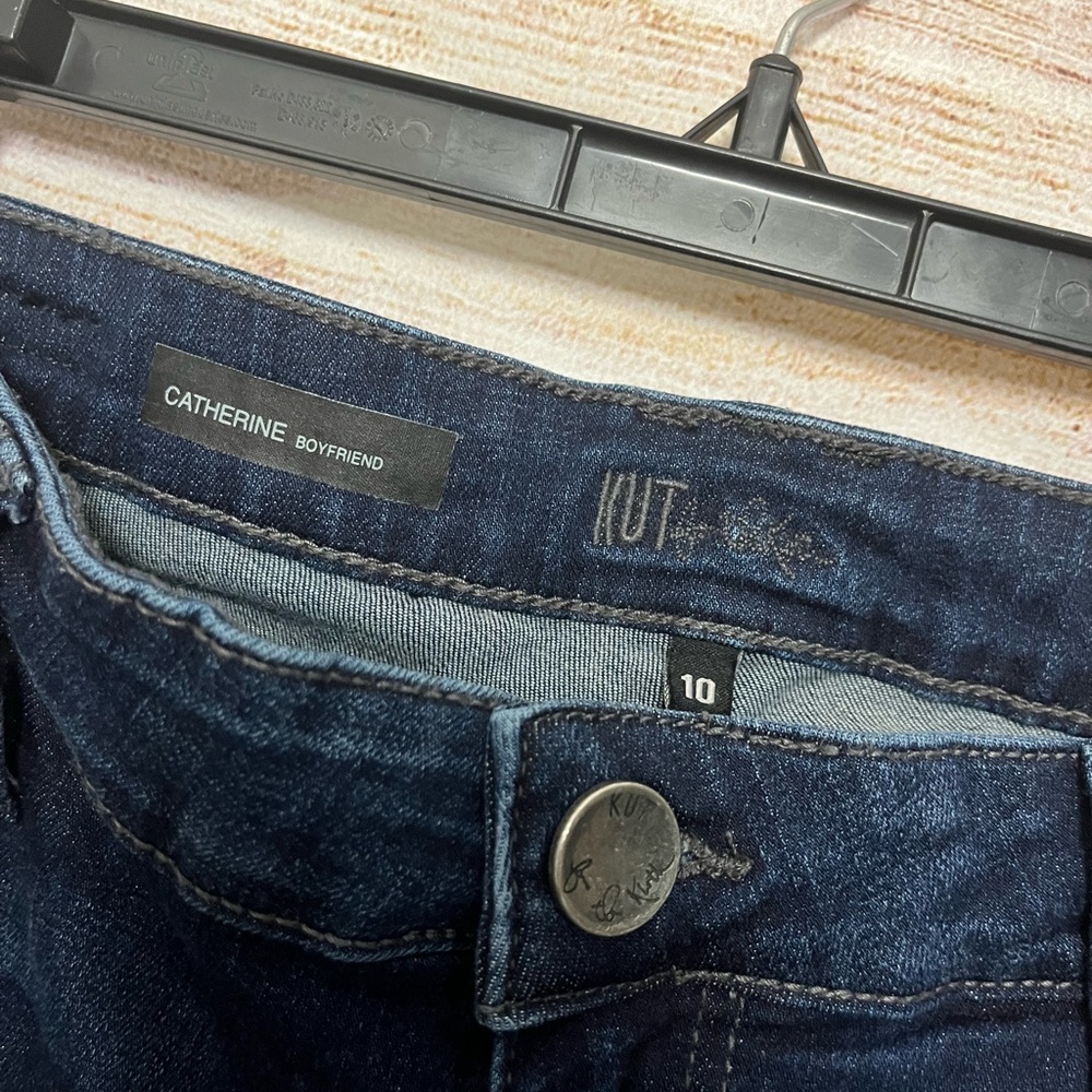 Kut From the Kloth Catherine Boyfriend Jeans Size 10 - Picture 4 of 9